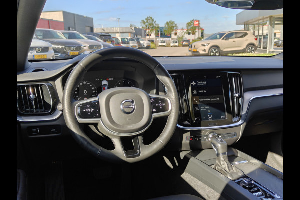 Volvo V60 T5 252PK Momentum | BLIS | Trekhaak | Elektr. Kofferklep | Carplay | ACC | PDC V+A | Camera Achter |