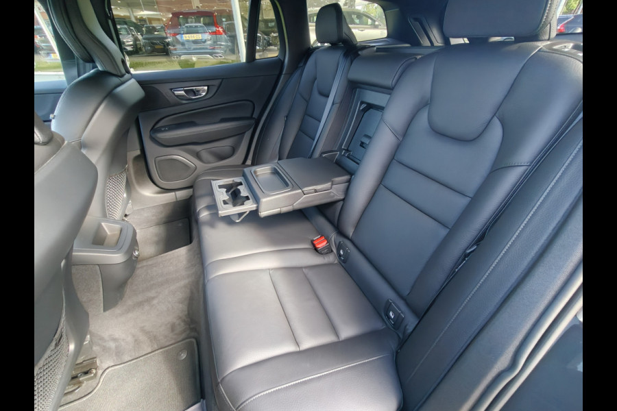 Volvo V60 T5 252PK Momentum | BLIS | Trekhaak | Elektr. Kofferklep | Carplay | ACC | PDC V+A | Camera Achter |
