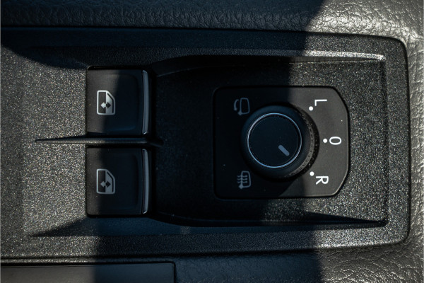 Volkswagen Crafter 2.0 TDI L4H3 | 177 PK | Automaat | LED | Camera | Carplay | Cruise | PDC | Airco | Trekhaak