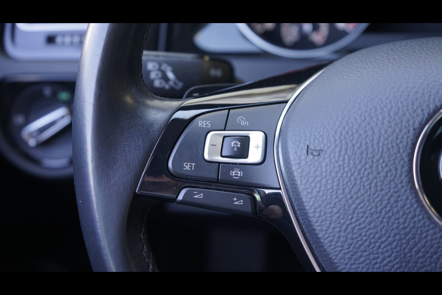Volkswagen Golf 7.5 1.5 TSI R-Line ACC|ALCANTARA|CLIMA|DYNAUDIO|FULL LED|NAVIGATIE|STOELVERWARMING
