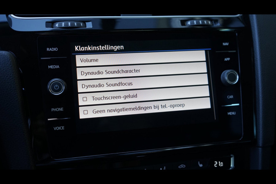 Volkswagen Golf 7.5 1.5 TSI R-Line ACC|ALCANTARA|CLIMA|DYNAUDIO|FULL LED|NAVIGATIE|STOELVERWARMING