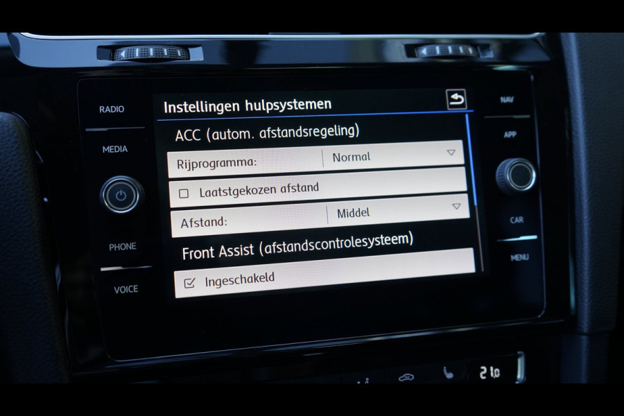 Volkswagen Golf 7.5 1.5 TSI R-Line ACC|ALCANTARA|CLIMA|DYNAUDIO|FULL LED|NAVIGATIE|STOELVERWARMING