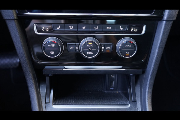 Volkswagen Golf 7.5 1.5 TSI R-Line ACC|ALCANTARA|CLIMA|DYNAUDIO|FULL LED|NAVIGATIE|STOELVERWARMING