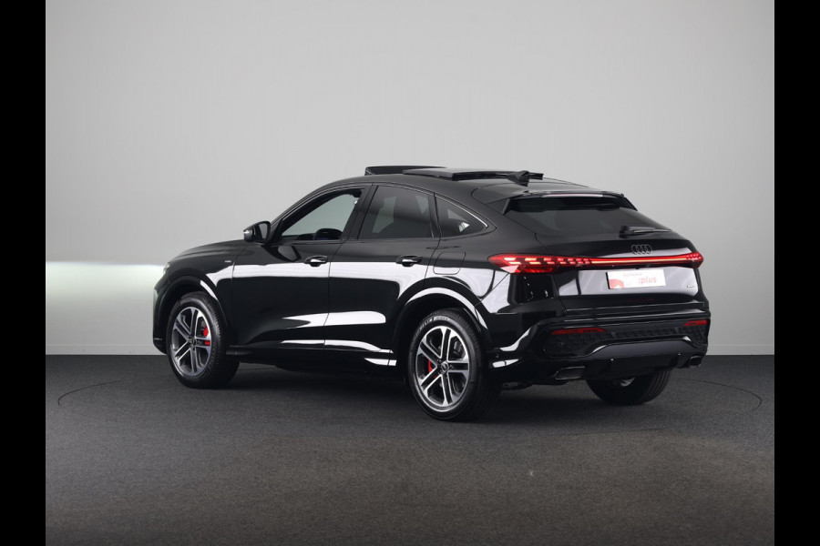 Audi Q5 Sportback S edition Competition e-hybrid 367 pk | Panorama-glasdak | Trekhaak, elektr | MMI experience plus met B&O | MMI bijrijdersdisplay |