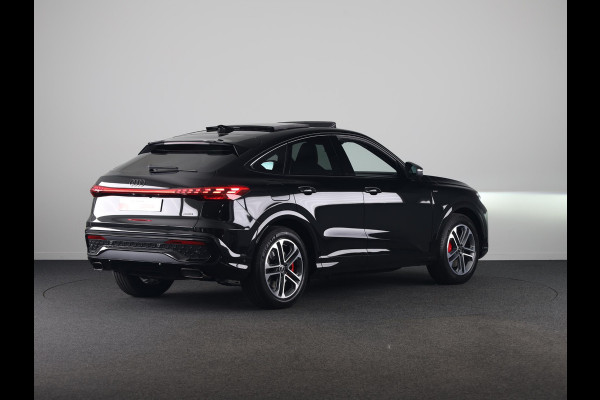 Audi Q5 Sportback S edition Competition e-hybrid 367 pk | Panorama-glasdak | Trekhaak, elektr | MMI experience plus met B&O | MMI bijrijdersdisplay |