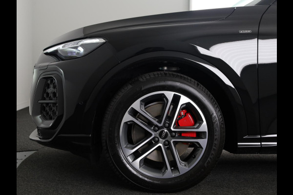 Audi Q5 Sportback S edition Competition e-hybrid 367 pk | Panorama-glasdak | Trekhaak, elektr | MMI experience plus met B&O | MMI bijrijdersdisplay |