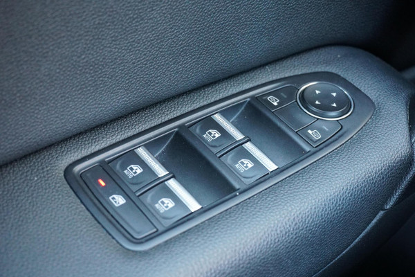 Renault Captur 1.6 E-Tech full hybrid 145 techno + CAMERA / APPLE CARPLAY / LED