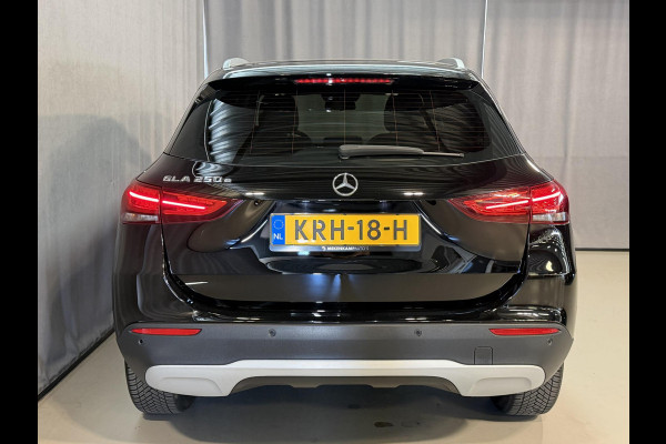 Mercedes-Benz GLA 250 e Progressive 17"/Widescreen/Stoelverwarming/DAB/Apple Carplay & Android Auto/Navigatie/Climate/PDC v+a
