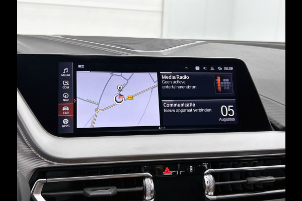 BMW 1-serie 118i Business Edition (NAVIGATIE, CARPLAY, PDC, LED, DEALER ONDERHOUDEN, 1e EIGENAAR)