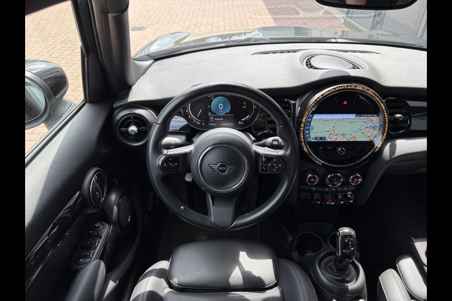 MINI 5-deurs 1.5 Cooper 136pk 5-drs. LEDER/NAVI/CARPLAY/CLIMA/CRUISE/PDC/LED