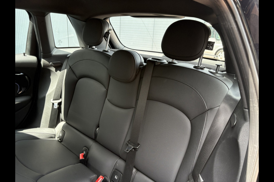 MINI 5-deurs 1.5 Cooper 136pk 5-drs. LEDER/NAVI/CARPLAY/CLIMA/CRUISE/PDC/LED