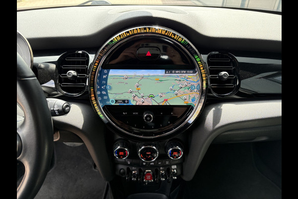 MINI 5-deurs 1.5 Cooper 136pk 5-drs. LEDER/NAVI/CARPLAY/CLIMA/CRUISE/PDC/LED