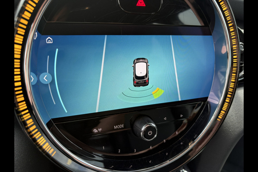 MINI 5-deurs 1.5 Cooper 136pk 5-drs. LEDER/NAVI/CARPLAY/CLIMA/CRUISE/PDC/LED
