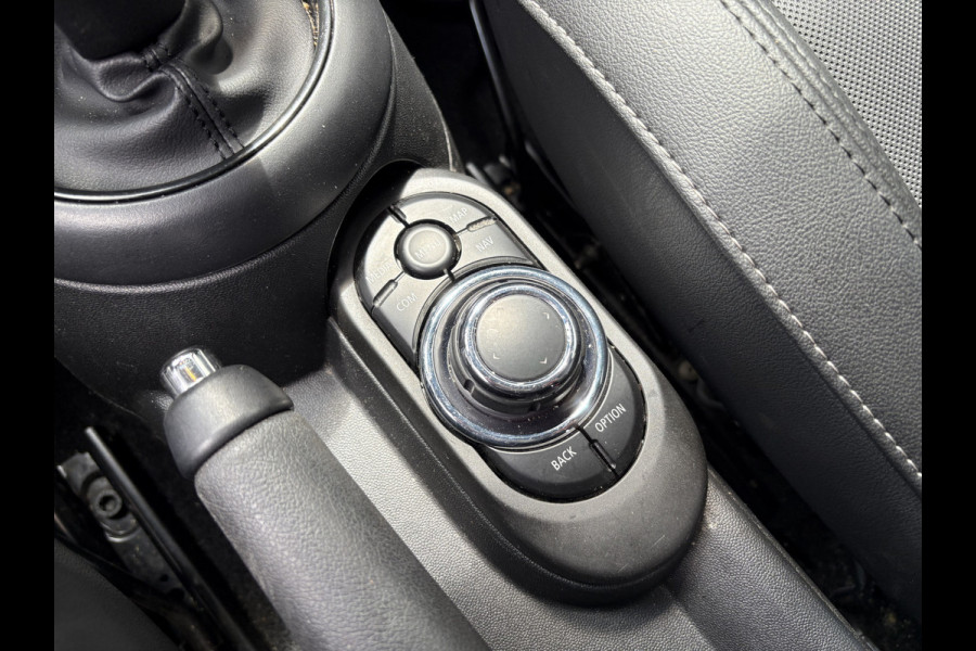 MINI 5-deurs 1.5 Cooper 136pk 5-drs. LEDER/NAVI/CARPLAY/CLIMA/CRUISE/PDC/LED
