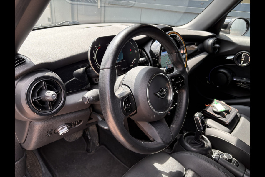 MINI 5-deurs 1.5 Cooper 136pk 5-drs. LEDER/NAVI/CARPLAY/CLIMA/CRUISE/PDC/LED
