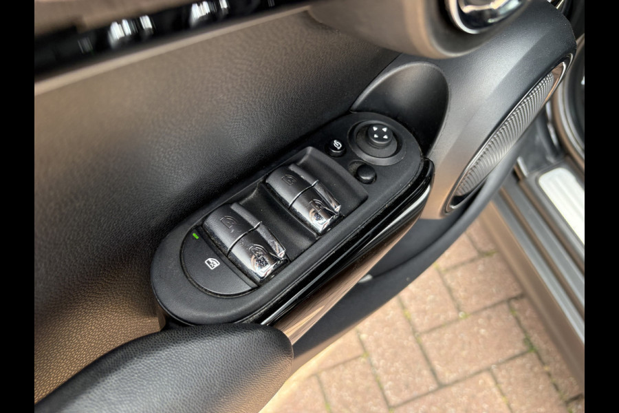 MINI 5-deurs 1.5 Cooper 136pk 5-drs. LEDER/NAVI/CARPLAY/CLIMA/CRUISE/PDC/LED