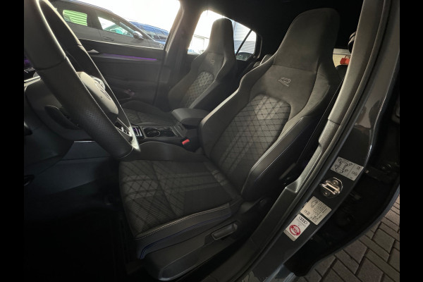 Volkswagen Golf 1.5 eTSI Pano|HuD|Trekhaak|360 Camera|Keyless|ACC|Sfeer|Lane Assist