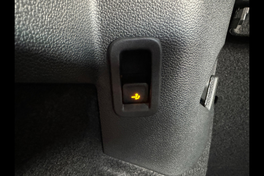 Volkswagen Golf 1.5 eTSI Pano|HuD|Trekhaak|360 Camera|Keyless|ACC|Sfeer|Lane Assist