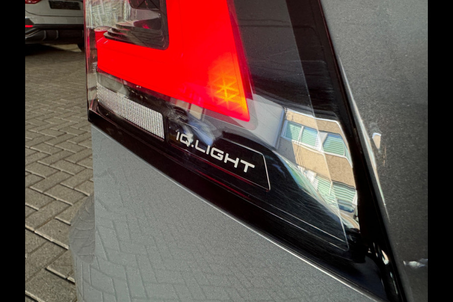 Volkswagen Golf 1.5 eTSI Pano|HuD|Trekhaak|360 Camera|Keyless|ACC|Sfeer|Lane Assist