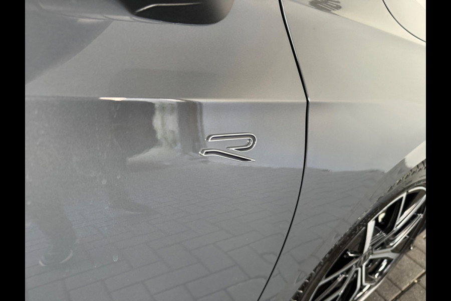 Volkswagen Golf 1.5 eTSI Pano|HuD|Trekhaak|360 Camera|Keyless|ACC|Sfeer|Lane Assist