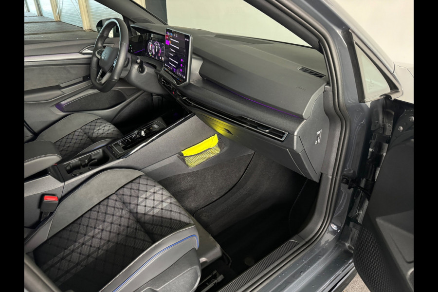 Volkswagen Golf 1.5 eTSI Pano|HuD|Trekhaak|360 Camera|Keyless|ACC|Sfeer|Lane Assist