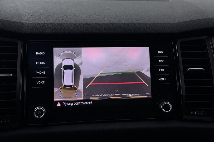 Škoda Kodiaq 1.5 TSI Business Edition Plus 7p. (PANORAMADAK, TREKHAAK WEGKLAPBAAR, STUUR-/STOELVERWARMING, CAMERA, MASSAGE STOELEN