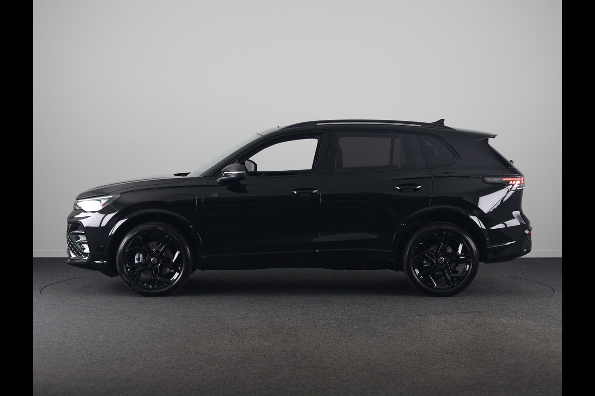 Volkswagen Tiguan R-Line Edition 1.5 eHybrid 150 kW / 204 PK SUV 6 v Head-Up Display | Panoramadak | Stoelverwarming