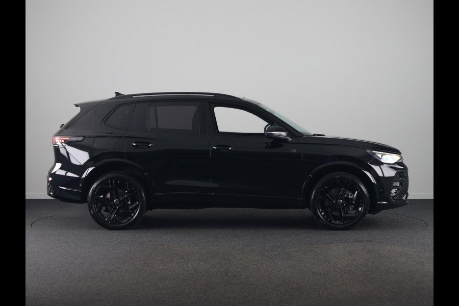 Volkswagen Tiguan R-Line Edition 1.5 eHybrid 150 kW / 204 PK SUV 6 v Head-Up Display | Panoramadak | Stoelverwarming