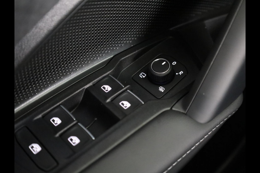 Volkswagen Tiguan R-Line Edition 1.5 eHybrid 150 kW / 204 PK SUV 6 v Head-Up Display | Panoramadak | Stoelverwarming