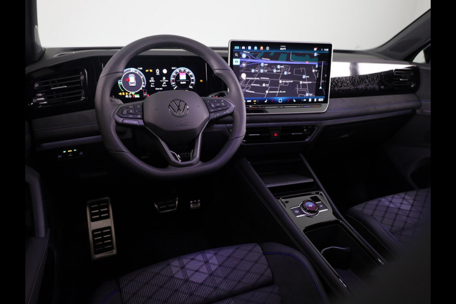 Volkswagen Tiguan R-Line Edition 1.5 eHybrid 150 kW / 204 PK SUV 6 v Head-Up Display | Panoramadak | Stoelverwarming