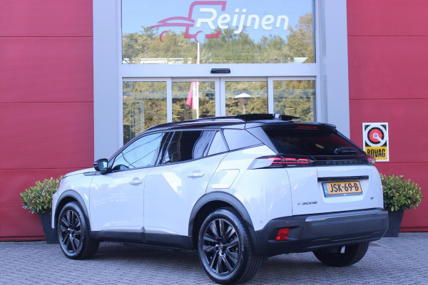 Peugeot e-2008 EV GT PACK 156PK 54 kWh | PANORAMISCH SCHUIF/KANTEL DAK | ALCANTARA EXECUTIVE INTERIOR INCL. VERWARMBARE VOORSTOELEN EN ELEKTRISCH VERSTELBARE BESTUURDERSSTOEL MET MASSAGE FUNCTIE | 18" LICHTMETALEN VELGEN "EVISSA" | VISION NAVIGATION & DRIVE ASSIST PLUS PACK: NAVIGATIE/DRAADLOZE TELEFOONLADER/ADAPTIVE CRUISE CONTROL MET LANE KEEPING & POSITIONING ASSIST INCL. STOP & GO FUNCTIE/HD-CAMERA VOOR/PASSIEVE DODEHOEKBEWAKING EN INSTAPVERLICHTING | WINTERPACK: STOELVERWARMING | WARMTEPOMP! | DRAADLOZE APPLE CARPLAY/ANDROID AUTO | FULL LED KOPLAMPEN | ACHTERUITRIJ CAMERA | PARK