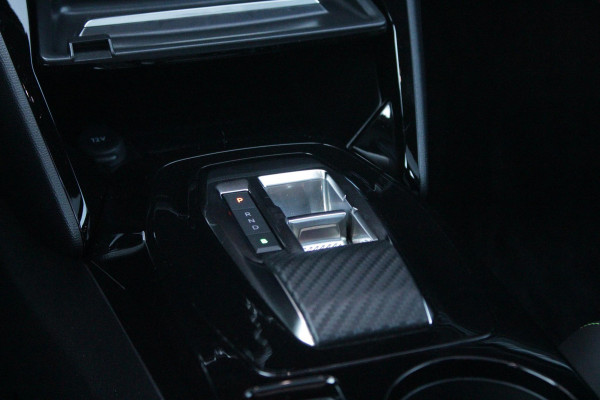 Peugeot e-2008 EV GT PACK 156PK 54 kWh | PANORAMISCH SCHUIF/KANTEL DAK | ALCANTARA EXECUTIVE INTERIOR INCL. VERWARMBARE VOORSTOELEN EN ELEKTRISCH VERSTELBARE BESTUURDERSSTOEL MET MASSAGE FUNCTIE | 18" LICHTMETALEN VELGEN "EVISSA" | VISION NAVIGATION & DRIVE ASSIST PLUS PACK: NAVIGATIE/DRAADLOZE TELEFOONLADER/ADAPTIVE CRUISE CONTROL MET LANE KEEPING & POSITIONING ASSIST INCL. STOP & GO FUNCTIE/HD-CAMERA VOOR/PASSIEVE DODEHOEKBEWAKING EN INSTAPVERLICHTING | WINTERPACK: STOELVERWARMING | WARMTEPOMP! | DRAADLOZE APPLE CARPLAY/ANDROID AUTO | FULL LED KOPLAMPEN | ACHTERUITRIJ CAMERA | PARK