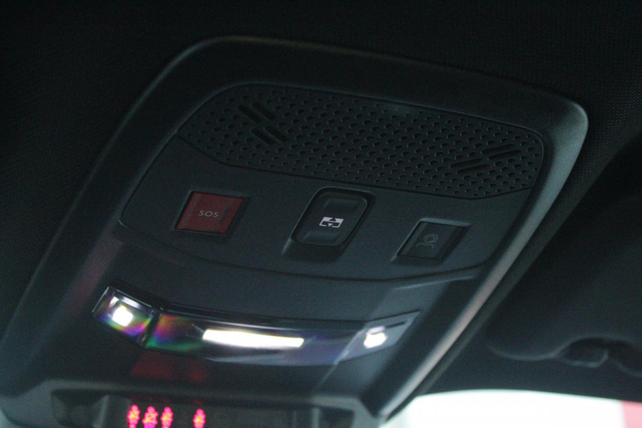 Peugeot e-2008 EV GT PACK 156PK 54 kWh | PANORAMISCH SCHUIF/KANTEL DAK | ALCANTARA EXECUTIVE INTERIOR INCL. VERWARMBARE VOORSTOELEN EN ELEKTRISCH VERSTELBARE BESTUURDERSSTOEL MET MASSAGE FUNCTIE | 18" LICHTMETALEN VELGEN "EVISSA" | VISION NAVIGATION & DRIVE ASSIST PLUS PACK: NAVIGATIE/DRAADLOZE TELEFOONLADER/ADAPTIVE CRUISE CONTROL MET LANE KEEPING & POSITIONING ASSIST INCL. STOP & GO FUNCTIE/HD-CAMERA VOOR/PASSIEVE DODEHOEKBEWAKING EN INSTAPVERLICHTING | WINTERPACK: STOELVERWARMING | WARMTEPOMP! | DRAADLOZE APPLE CARPLAY/ANDROID AUTO | FULL LED KOPLAMPEN | ACHTERUITRIJ CAMERA | PARK