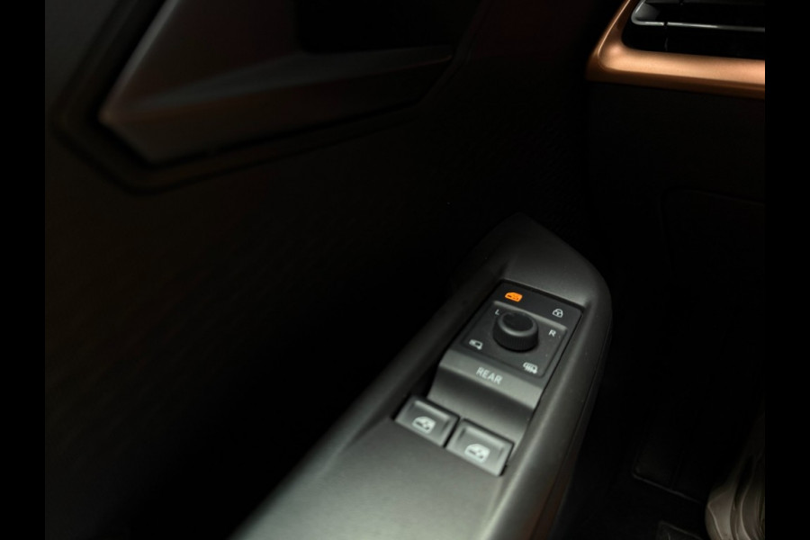 CUPRA Born CUPRA Born 546 km Limited 84 kw Adaptive cruise control, Achteruitrijcamera,Head-up