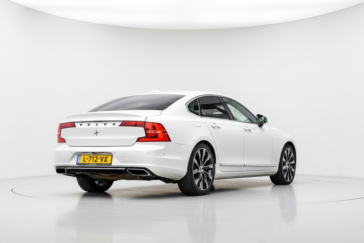 Volvo S90 2.0 T8 AWD Inscription /Pano/massage/B&W/360