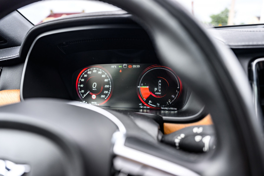 Volvo S90 2.0 T8 AWD Inscription /Pano/massage/B&W/360