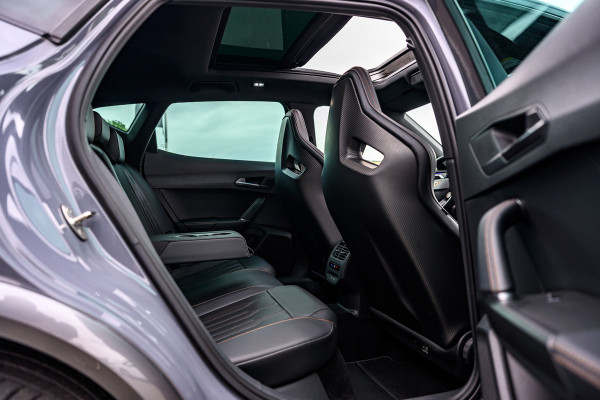 CUPRA Formentor 2.0 TSI 4DRIVE /Pano/Carbon/Kuipstoelen/310pk