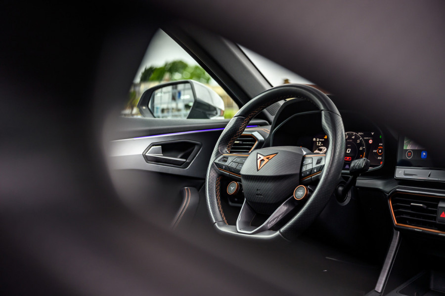 CUPRA Formentor 2.0 TSI 4DRIVE /Pano/Carbon/Kuipstoelen/310pk