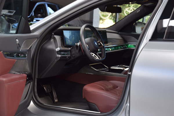 BMW 7 Serie M760e xDrive Navi|Massage|Theater Screen|Auto-Doors|Frozen Deep Grey|Nwp.180.000|BTW