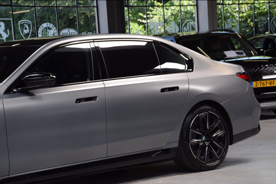 BMW 7 Serie M760e xDrive Navi|Massage|Theater Screen|Auto-Doors|Frozen Deep Grey|Nwp.180.000|BTW