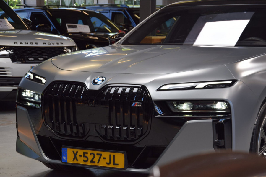 BMW 7 Serie M760e xDrive Navi|Massage|Theater Screen|Auto-Doors|Frozen Deep Grey|Nwp.180.000|BTW