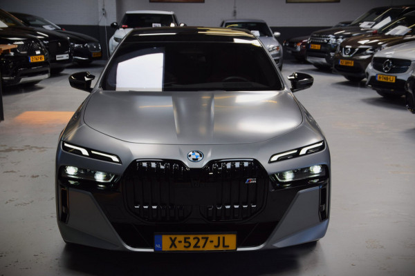 BMW 7 Serie M760e xDrive Navi|Massage|Theater Screen|Auto-Doors|Frozen Deep Grey|Nwp.180.000|BTW