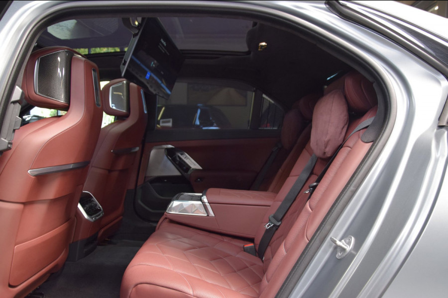 BMW 7 Serie M760e xDrive Navi|Massage|Theater Screen|Auto-Doors|Frozen Deep Grey|Nwp.180.000|BTW