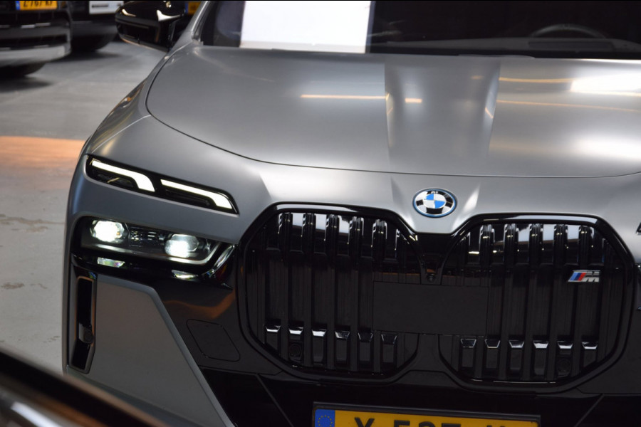 BMW 7 Serie M760e xDrive Navi|Massage|Theater Screen|Auto-Doors|Frozen Deep Grey|Nwp.180.000|BTW