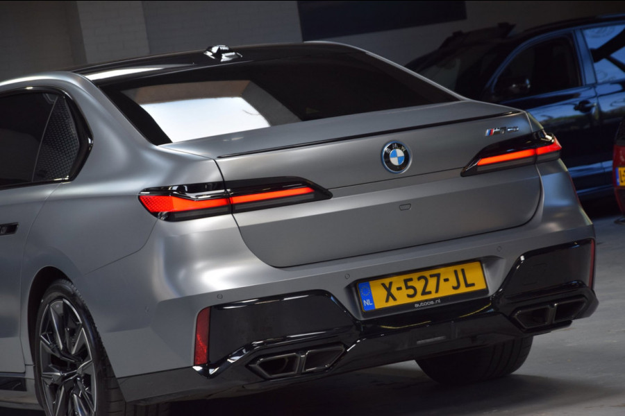 BMW 7 Serie M760e xDrive Navi|Massage|Theater Screen|Auto-Doors|Frozen Deep Grey|Nwp.180.000|BTW