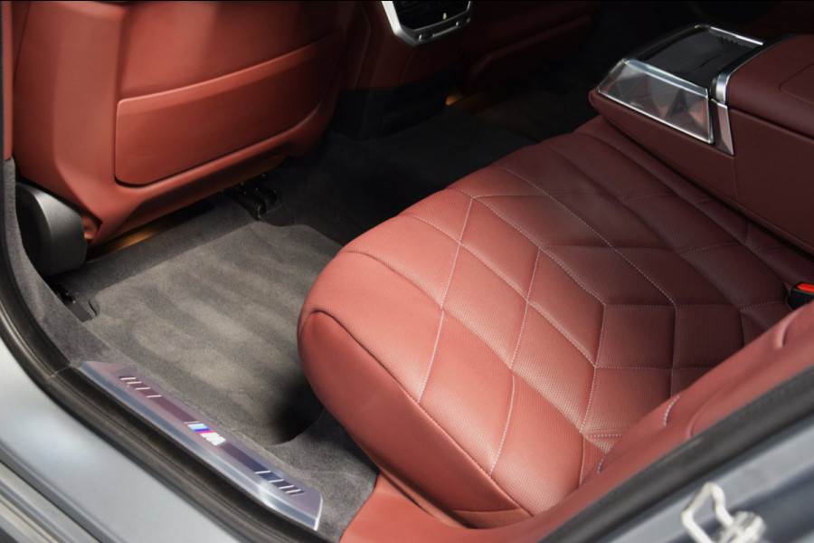 BMW 7 Serie M760e xDrive Navi|Massage|Theater Screen|Auto-Doors|Frozen Deep Grey|Nwp.180.000|BTW