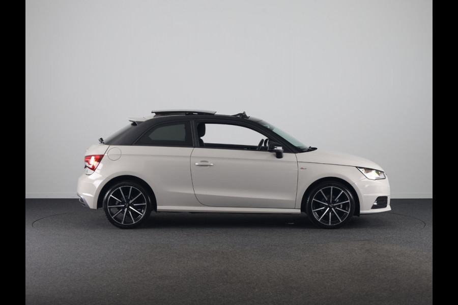 Audi A1 1.0 TFSI Adrenalin 95pk | Automaat | Panoramadak | Parkeerhulp V+A | Alarm | Privacy glas