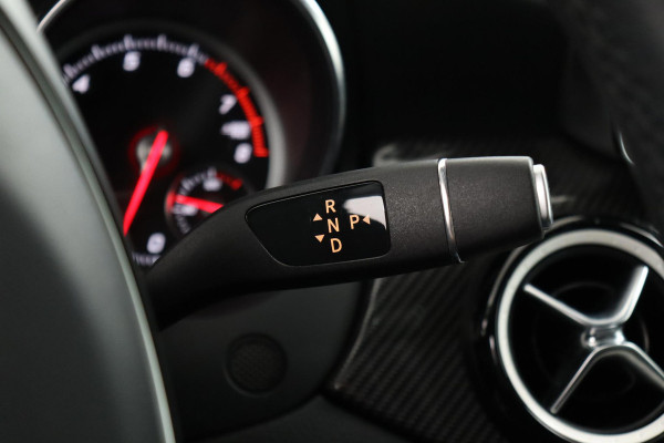 Mercedes-Benz GLA 200 Premium Plus AMG-Line (Dealer onderH, Navi, Camera, Climate Con, Parkeerhulp, Etc)