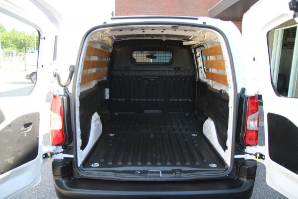 Opel Combo 1.5D L2H1 102PK Edition / Trekhaak / Multi stuur / App connect / cruise