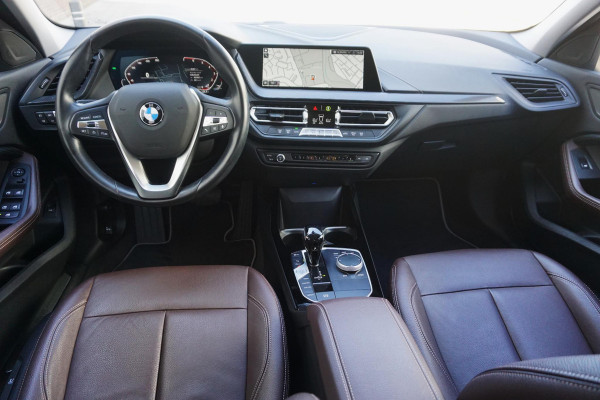 BMW 1-serie 118i Business Edition Luxury/Leer/1e Eigenaar/ CarPlay/LED.